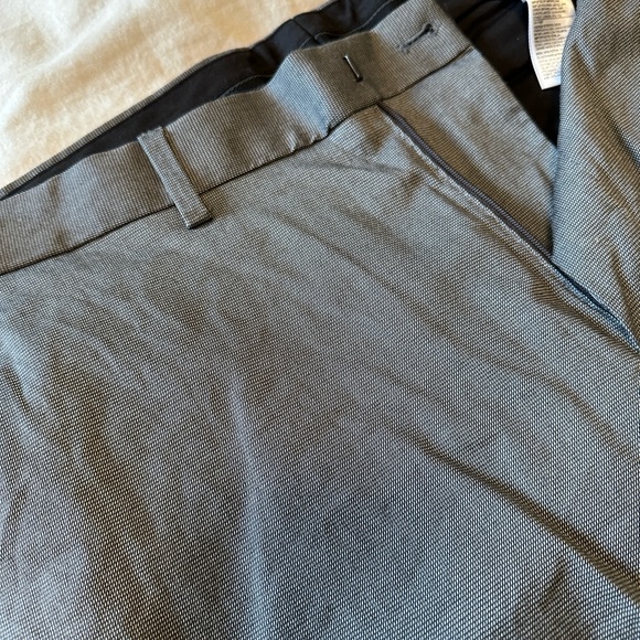 Men’s banana republic Grey Dress Pants - Picture 3 of 4